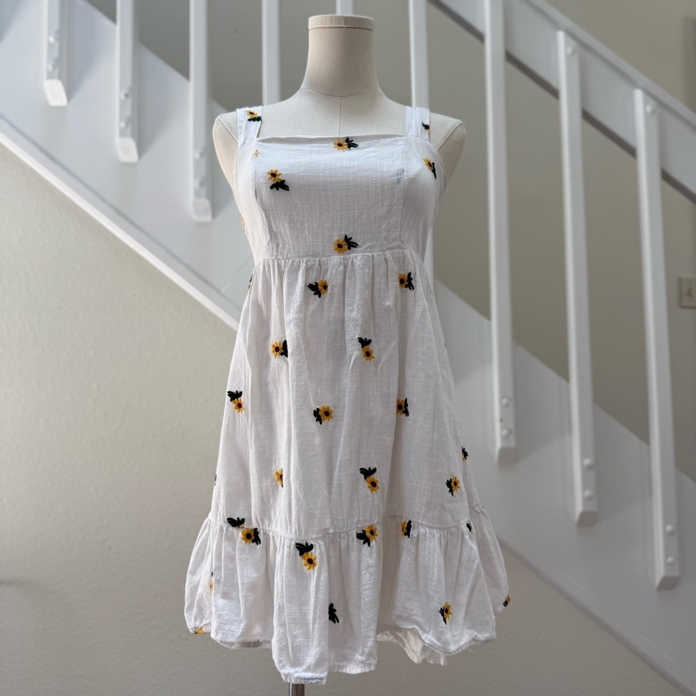 Rewind Floral Sunflower Embroidered White Mini Summer Sundress Size Large - Picture 3 of 13